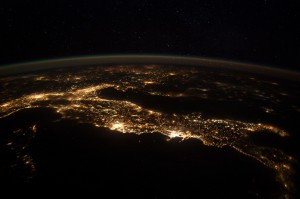italy-night-photo-space-station-astronaut